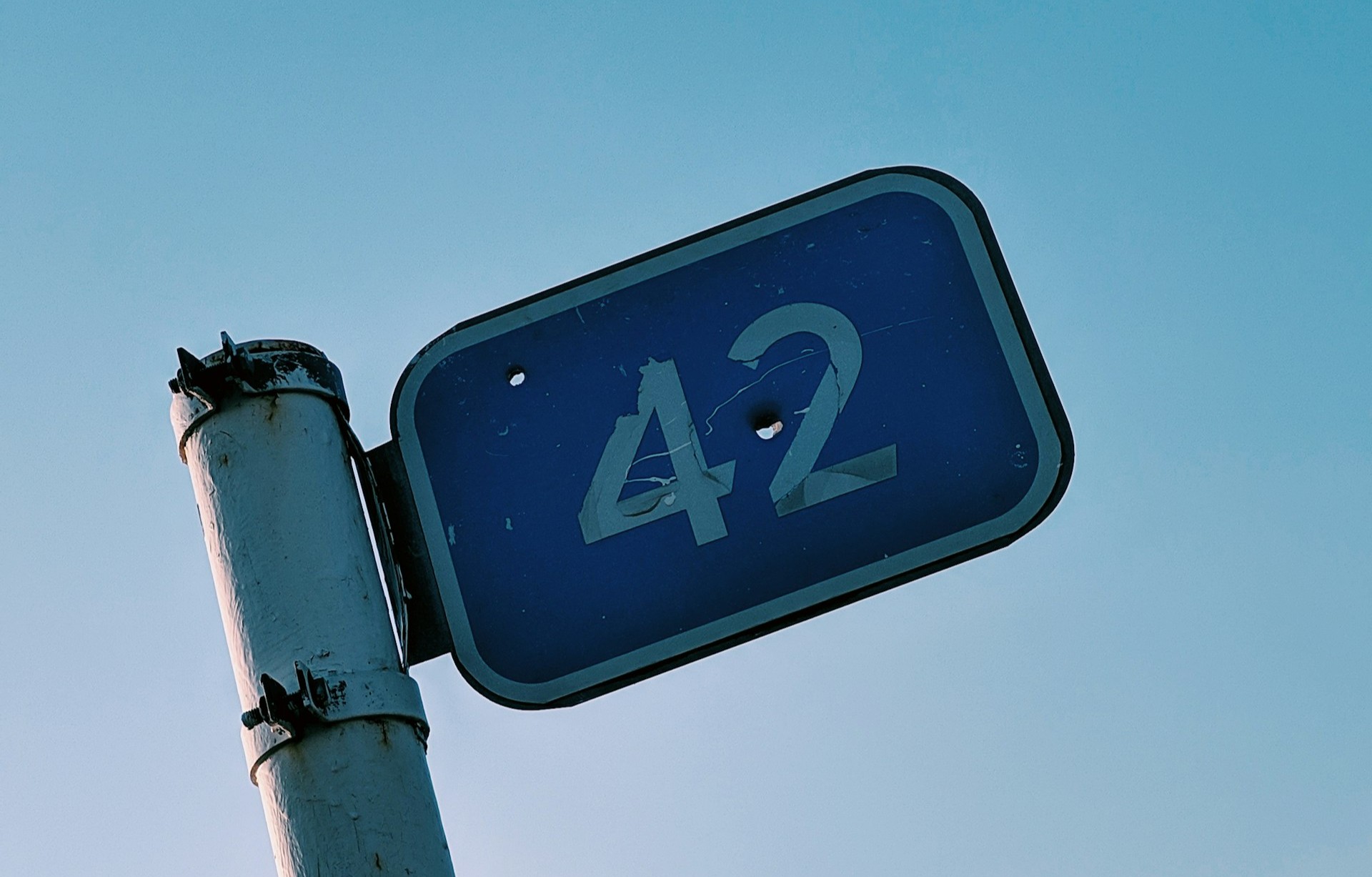 Число 42: значение в нумерологии