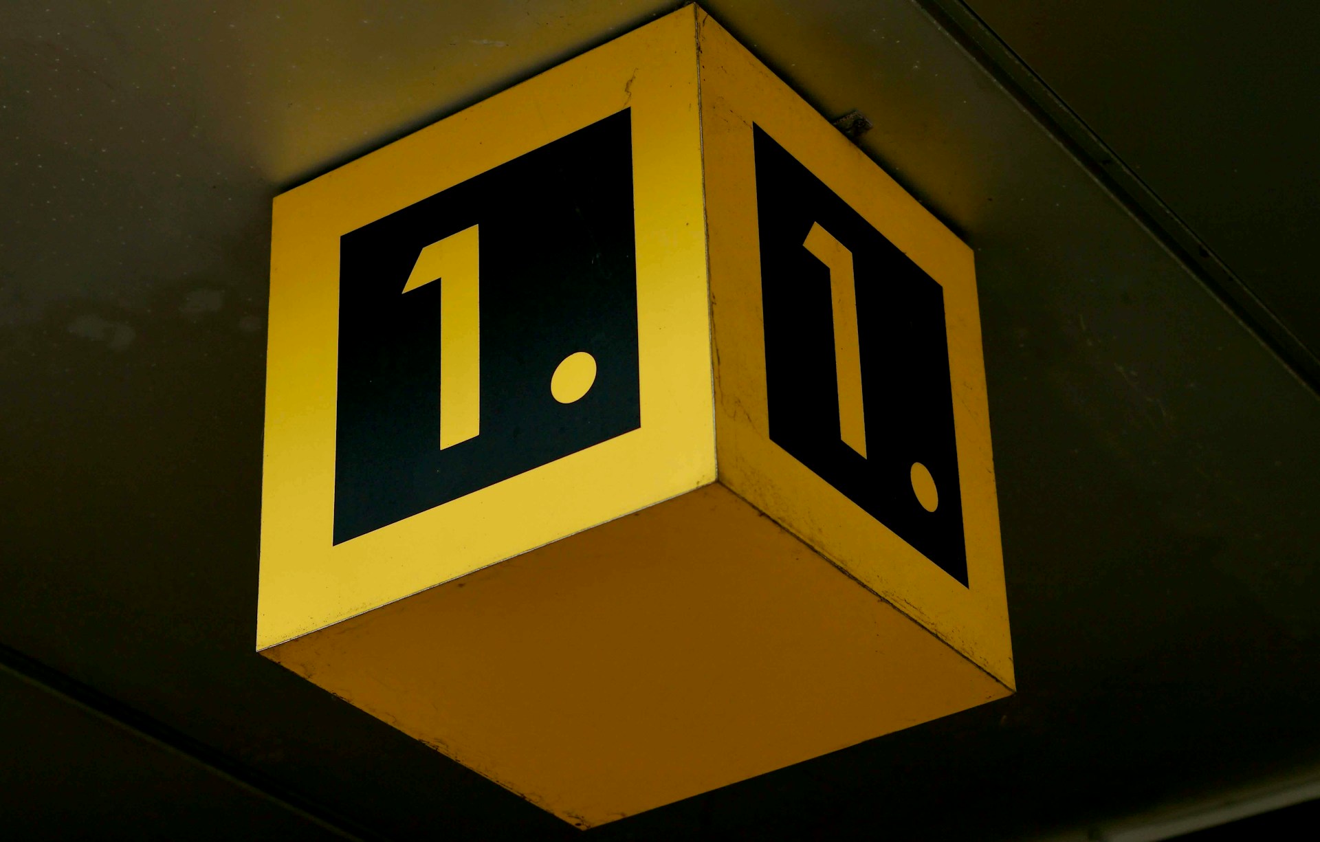 Число 1 значение в нумерологии: энергия первоначала и лидерства