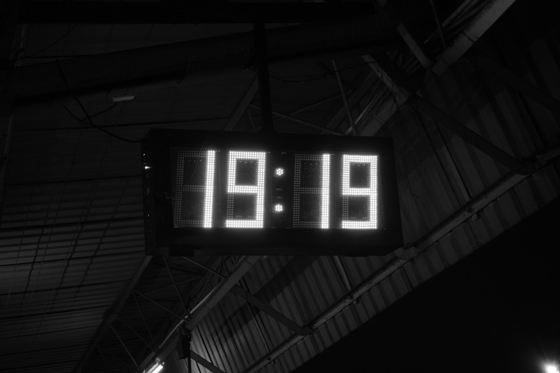 19:19 на часах: значение числа в ангельской нумерологии