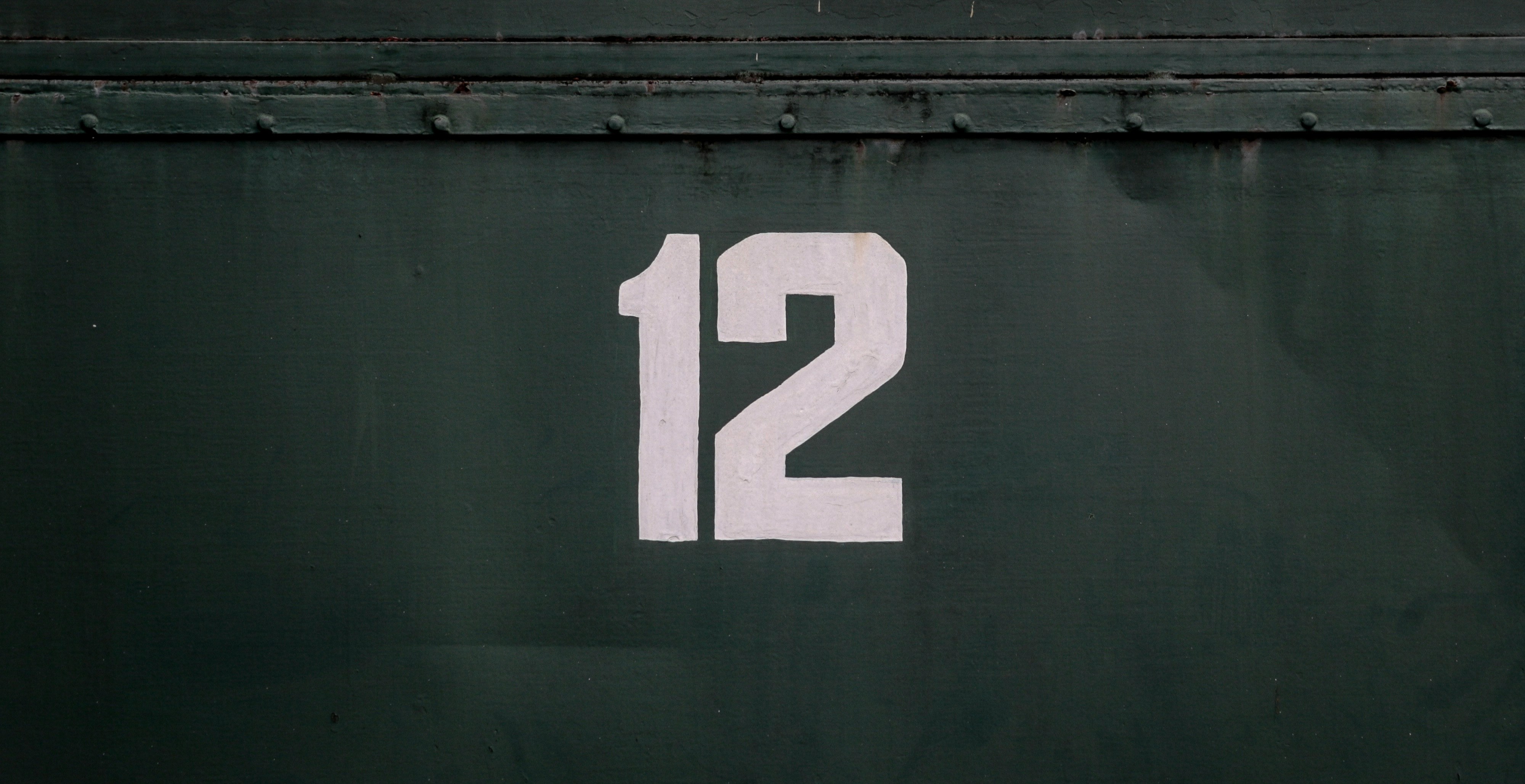 Число 12 значение в нумерологии: энергия космического порядка